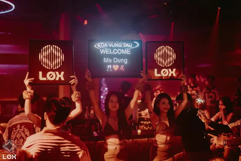 Màn LED chào mừng khách đặt bàn tại LOX Vũng Tàu