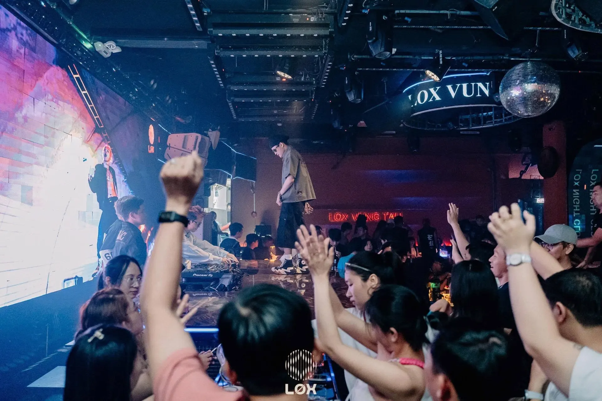 Một đêm tại LOX Vũng Tàu